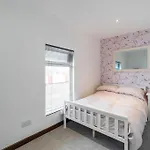 Belfast Newly Refurbished 3 Bed House