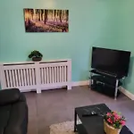 Lovely 2- Bedroom Apartment In Belfast