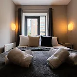 Belfast Quarters: Modern City Centre Hub 3 Bed