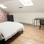 Entire Pinkapt - Free Parking - Up To 4 Guests - 3 Beds - Close To City Centre