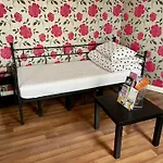 Entire Pinkapt - Free Parking - Up To 4 Guests - 3 Beds - Close To City Centre