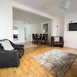 Cheerful 3-Bedroom Home With Free Street Parking