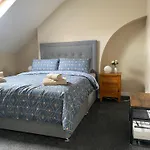 Roskeen Townhouse