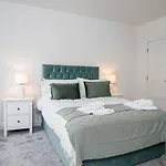 Luxury Central 4 Bdr House By Belfast City Breaks