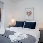 Luxury Central 4 Bdr House By Belfast City Breaks