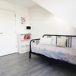 Belfast City Centre, Brilliant Light Apartment