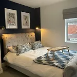 Edge Cottage- Newly Renovated