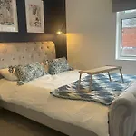 Edge Cottage- Newly Renovated
