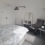 Private Room On Donegall Road In Central Belfast