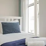 Cozy Townhouse, Walking Distance To Belfast City