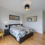 Free Parking - Luxury Penthouse Apartment