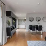 Free Parking - Luxury Penthouse Apartment