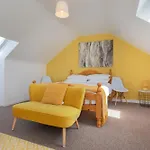 Ardenlee - Stylish 3 Bed Apt Close To City, Parking And Wifi