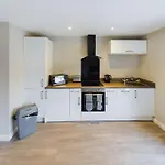 1 Bed Apartment In East Of City