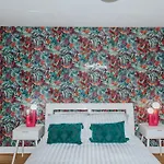Whitehall Square Apartments- Queen\'S Quarters