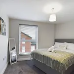 Contemporary 2-Bedroom Apartment