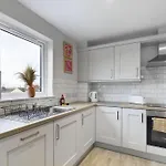 Contemporary 2-Bedroom Apartment