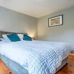 Luxe Malone Villa South Belfast Entire House 3Bedrooms
