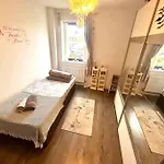 Great Location Single Room In A Shared Apartment Female Only