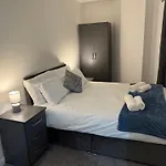 Modern - City Centre - 2Br Apt
