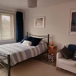 2 Bed Room House Available With Free Parking