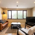 The Van Gogh - Unique 1 Bd -Gold Short Term Stays
