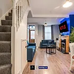 2 Bedrooms House By Boyeilles Apartments Short Lets & Serviced Accommodation Belfast With Free Wifi