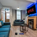 2 Bedrooms House By Boyeilles Apartments Short Lets & Serviced Accommodation Belfast With Free Wifi