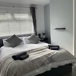 Central 3Br Apartment Spacious, Modern, Cozy