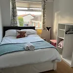 Bellevue Bungalow - Comfortable Home With Amazing Views