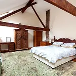 Unique Apartment With Parking - Malone