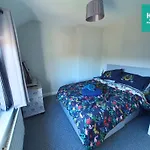 Quiet Townhouse - 5 Minutes From City Centre