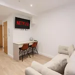 Modern 2 Bedroom Apt In Belfast