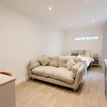 Modern 2 Bedroom Apt In Belfast