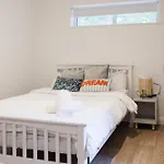 Modern 2 Bedroom Apt In Belfast