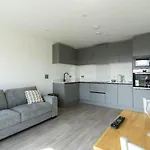 2 Bedroom Apartment Belfast City Center