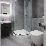 Modern 2 Bedroom Apt In Belfast