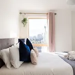 Bright & Stylish, Sleeps 6, City Centre