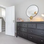 Hillview House
