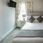 Oyo Parador Lodge