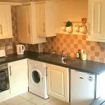 Lesley Apartments
