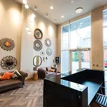 5 Star Brand New City Centre Apartment