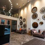 5 Star Brand New City Centre Apartment