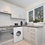 Bright Stylish 2 Bedroom Garden Apartment South Belfast Close To Everything