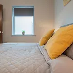 Pass The Keys Lovely 1Br Apt In No 1 Location With Top Amenities