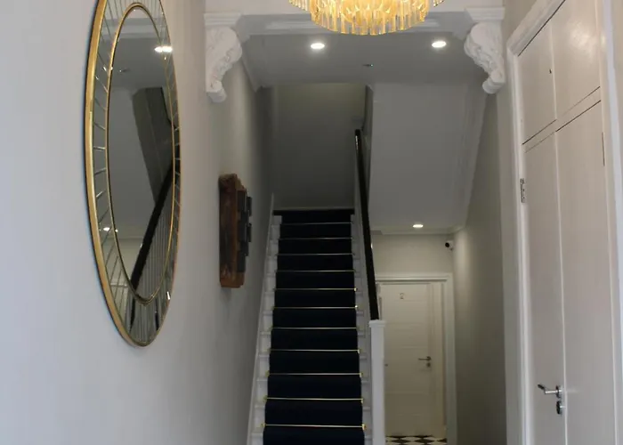 Moxie Luxury Apartments