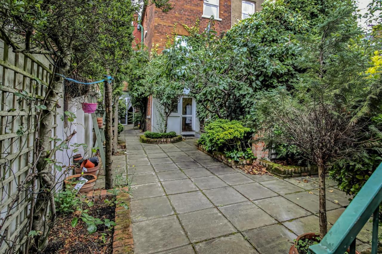 Guest house Avenue House 3*