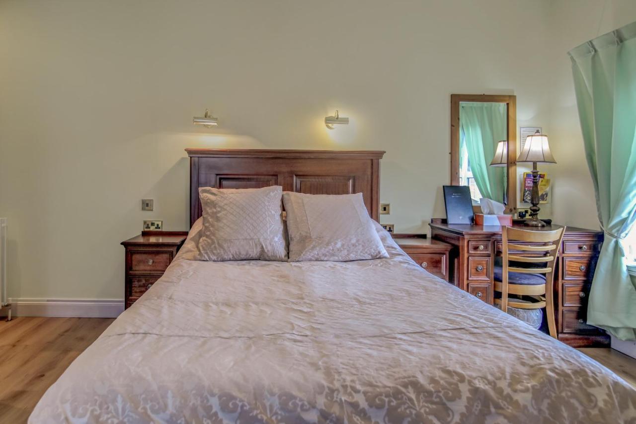 Avenue House 3*