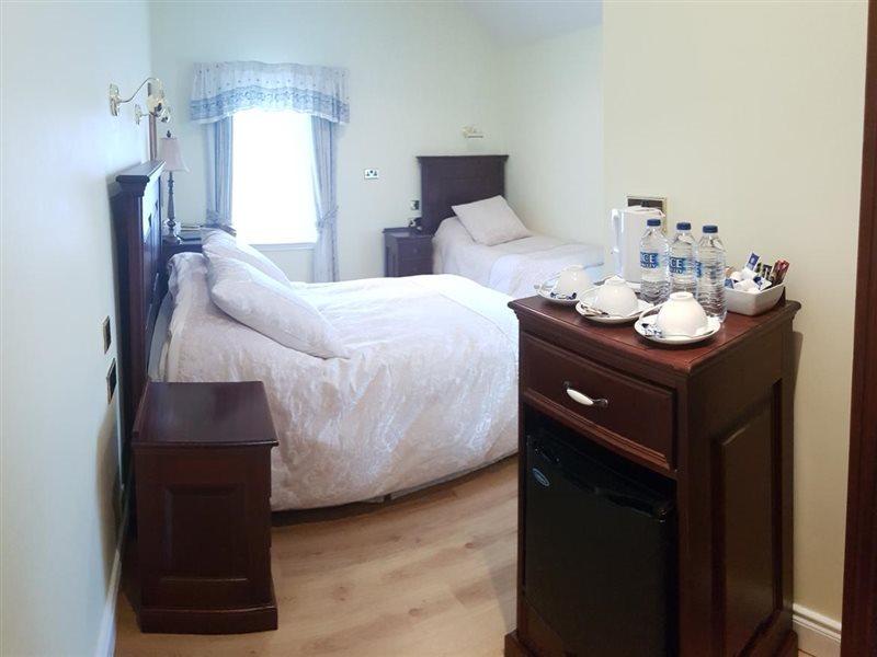 Avenue House 3*