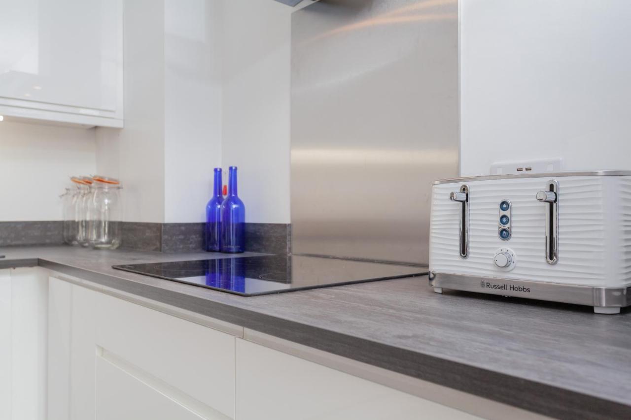 Cosy And Modern Heart Of Apartment Belfast